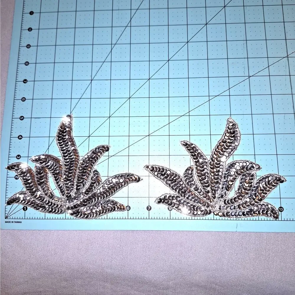 Sequin Applique Leaf Pair silver